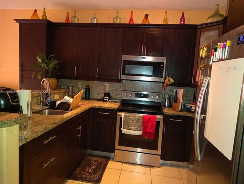 7736 Nw 197th Ln, Hialeah, FL, 33015-6416 | Card Image