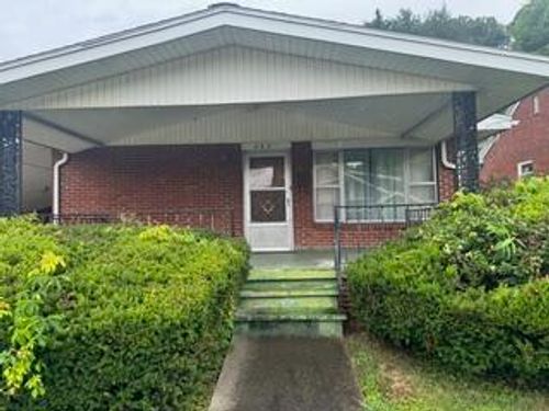 403 E Mound St, Harlan, KY, 40831-2324 | Card Image