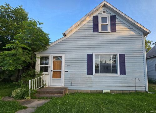 807 W Commercial St, Hartford City, IN, 47348-2319 | Card Image