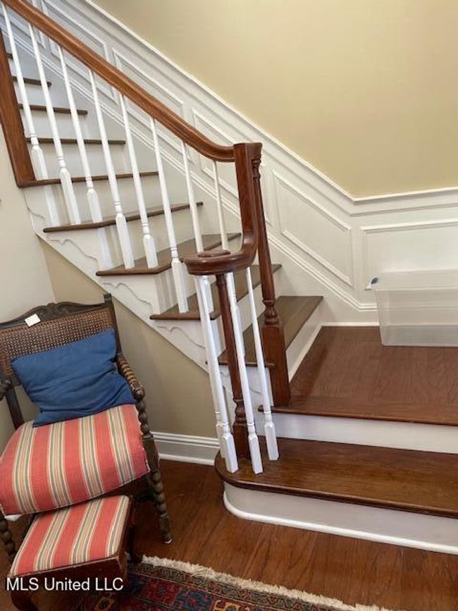 806 Viney Ridge stairs | Image 14