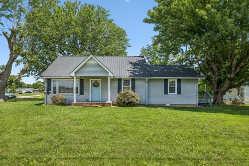 903 Days Rd, Lafayette, TN, 37083-1038 | Card Image