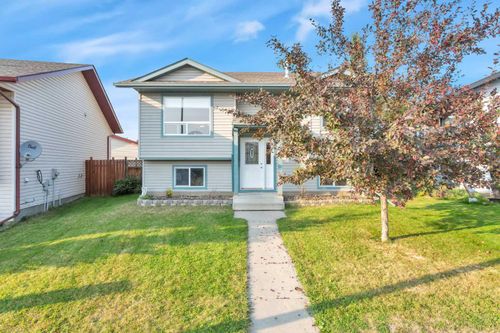 4526 45 Avenue Close, Rocky Mountain House, AB, T4T1W8 | Card Image