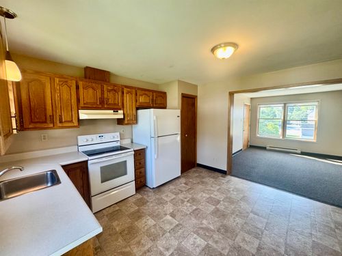 g-31 Central St, Hillsborough, NH, 03244-4352 | Card Image