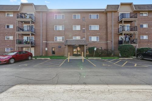 apt-205-2301 Beau Monde Ln, Lisle, IL, 60532-1588 | Card Image