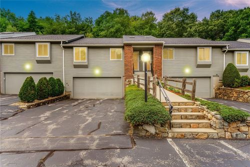 unit-4c-125 Smith Ave, Greenville, RI, 02828-1637 | Card Image