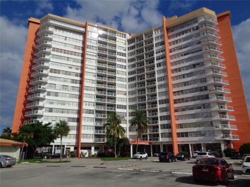 apt-223-1351 Ne Miami Gardens Dr, Miami, FL, 33179-4792 | Card Image