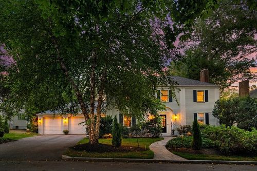 64 Varick Rd, Waban, MA, 02468-1319 | Card Image