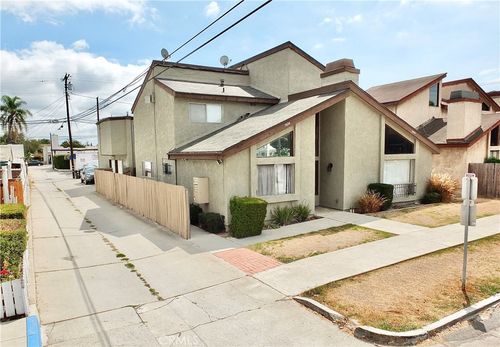 3404 Cerritos Ave, Long Beach, CA, 90807-4729 | Card Image