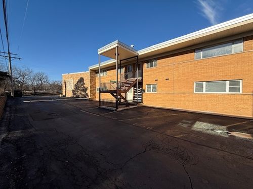 unit-8-10 Garden Dr, La Grange Park, IL, 60526-1082 | Card Image
