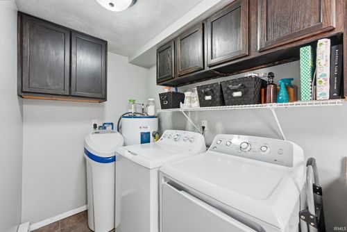 337 Pleasant St, Churubusco, IN, 46723-2101 | Card Image
