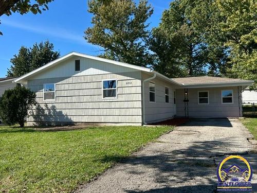 2233 Se Swygart St, Topeka, KS, 66605-1772 | Card Image