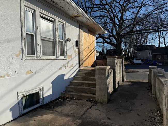 1 Knox St, House other with 3 bedrooms, 1 bathrooms and 6 parking in Enfield CT | Image 6