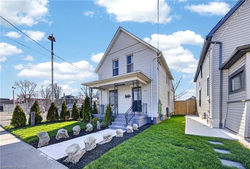 4475 1st Ave, Niagara Falls, ON, L2E4G1 | Card Image