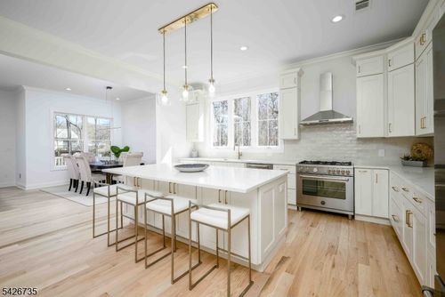 32 W Mcclellan Ave, Livingston, NJ, 07039-1243 | Card Image