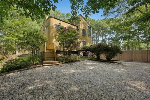 65 Wildwood Rd, Sag Harbor, NY, 11963-2101 | Card Image