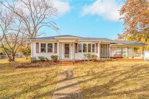 150 Avenue B, Lexington, NC, 27292-9126 | Card Image