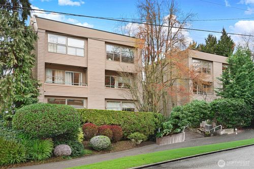 apt-n2-2829 Franklin Ave E, Seattle, WA, 98102-3060 | Card Image