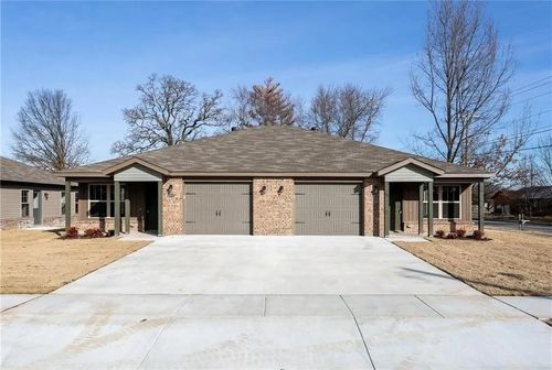 b-1743 E Central St, Siloam Springs, AR, 72761-2969 | Card Image