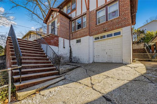 150 Rumsey Rd, Yonkers, NY, 10705-1629 | Card Image