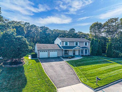16 Griffin Dr, Mount Sinai, NY, 11766-3111 | Card Image
