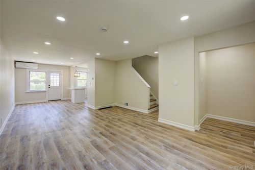 623 159th St, Whitestone, NY, 11357-1323 | Card Image