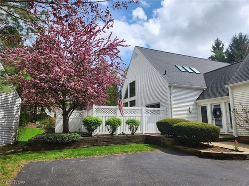 985 Goldenrod Trl, Aurora, OH, 44202-7876 | Card Image