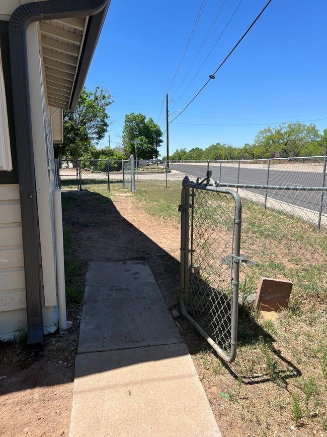 3702 Rose Cir, House other with 4 bedrooms, 2 bathrooms and 1 parking in Snyder TX | Image 22