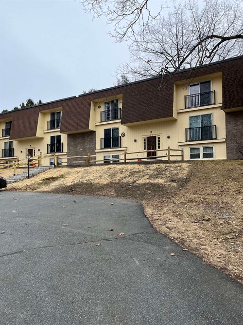 apt-15-35 Seminary Hl, West Lebanon, NH, 03784-1723 | Card Image