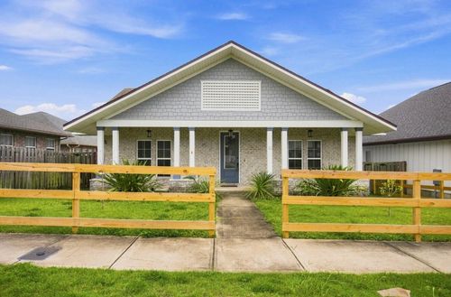 50 9th Ave, Shalimar, FL, 32579-1468 | Card Image