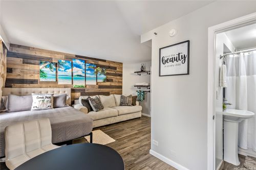 700-134 Kapahulu Ave, Honolulu, HI, 96815-4014 | Card Image