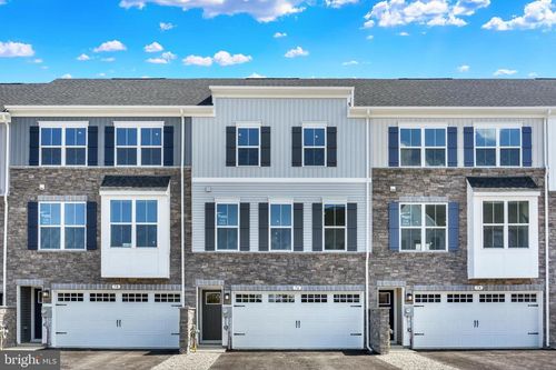 76 Railroad Ave, East Pennsboro, PA, 17025-2250 | Card Image