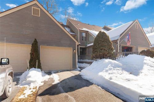 16 D Quincy Ln, West Milford, NJ, 07480-1287 | Card Image