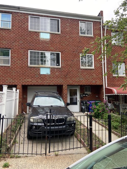 3304 Wickham Ave, Bronx, NY, 10469-2736 | Card Image