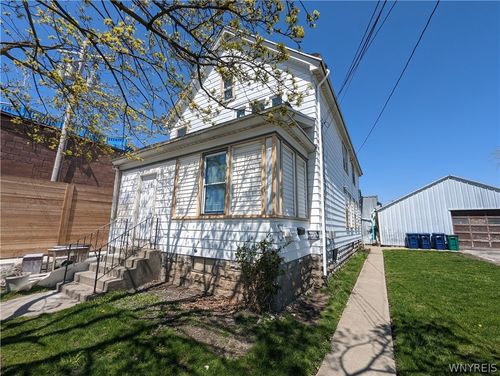 32 Gladstone St, Buffalo, NY, 14207-2215 | Card Image