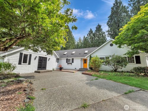 16817 203rd Pl Ne, Woodinville, WA, 98077-9401 | Card Image