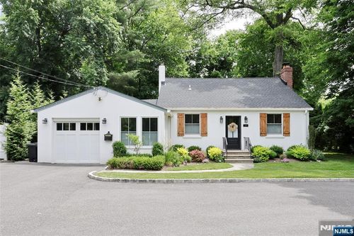 324 Godwin Ave, Wyckoff, NJ, 07481-2026 | Card Image