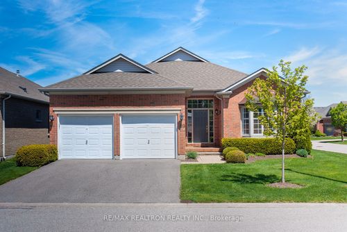 89 Couples Gallery, Stouffville, ON, L4A1M7 | Card Image