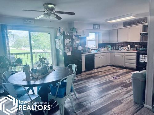 2003 S 16th St, Centerville, IA, 52544-3033 | Card Image