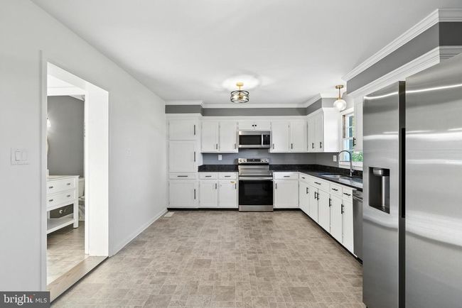 6 Charles St, House other with 3 bedrooms, 2 bathrooms and null parking in LURAY VA | Image 5