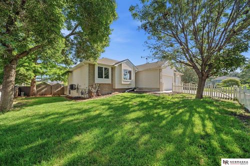 1840 Chloe Ln, Lincoln, NE, 68512-9544 | Card Image
