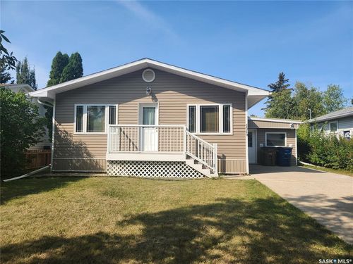 1519 97th St, Tisdale, SK, S0E1T0 | Card Image