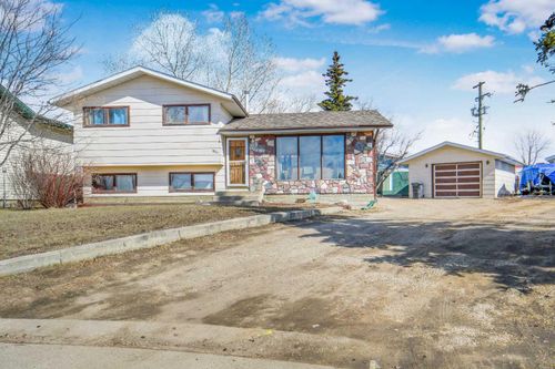 9221 101 Ave, Sexsmith, AB, T0H4A0 | Card Image