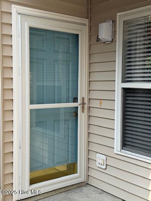 apt-b-420 Commerce Ave, Morehead City, NC, 28557-3455 | Card Image