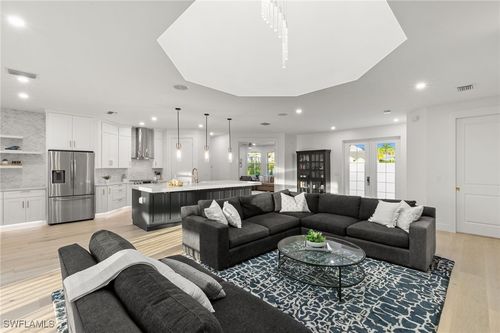 1794 Holiday Ln, NAPLES, FL, 34104-4221 | Card Image