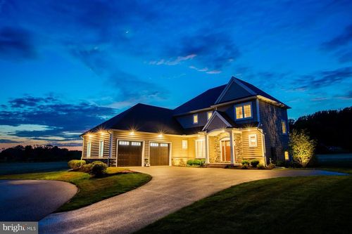 425 E Delp Rd, LANCASTER, PA, 17601-2939 | Card Image