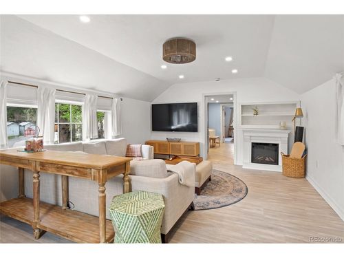 401 Soda Creek Rd, Idaho Springs, CO, 80452-9502 | Card Image