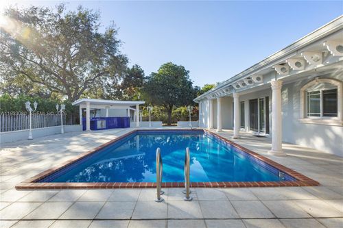 5685 Sw 72nd Ave, Miami, FL, 33143-1856 | Card Image