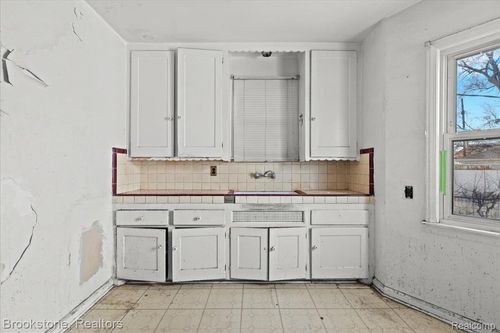 17561 Appoline St, Detroit, MI, 48235-1476 | Card Image