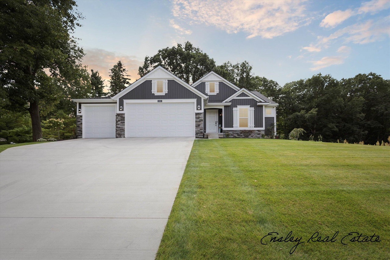 Quarter Horse Dr, Cedar Springs, MI 49319
