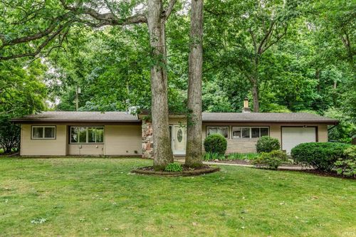 2806 Martin Manor Dr, Goshen, IN, 46526-5429 | Card Image